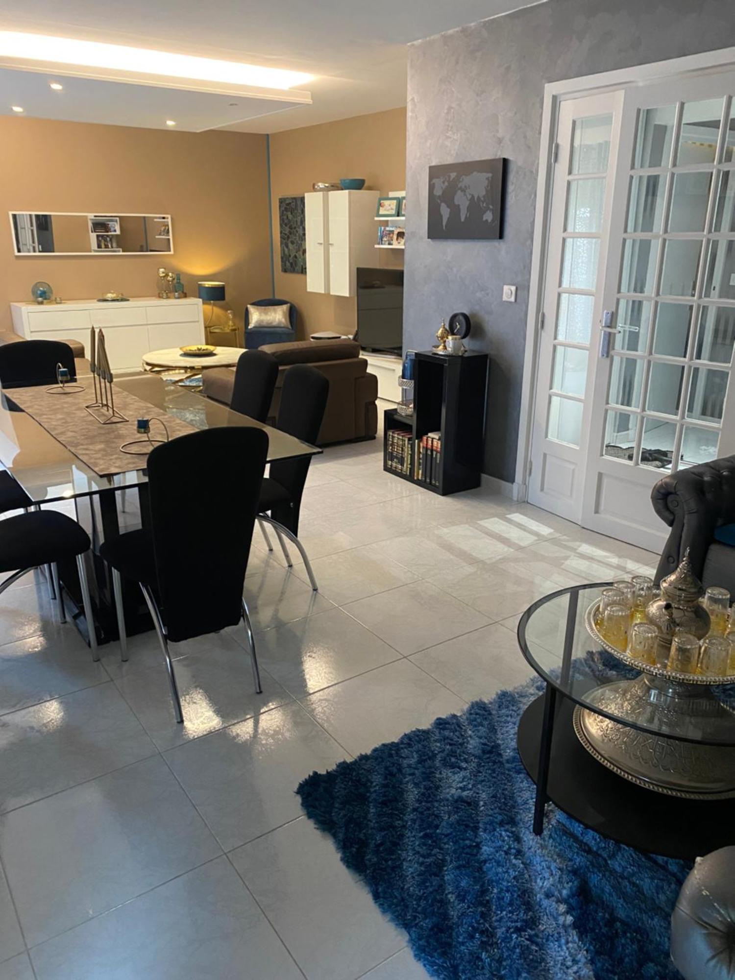 Familial 140 M2 13 Appartement *