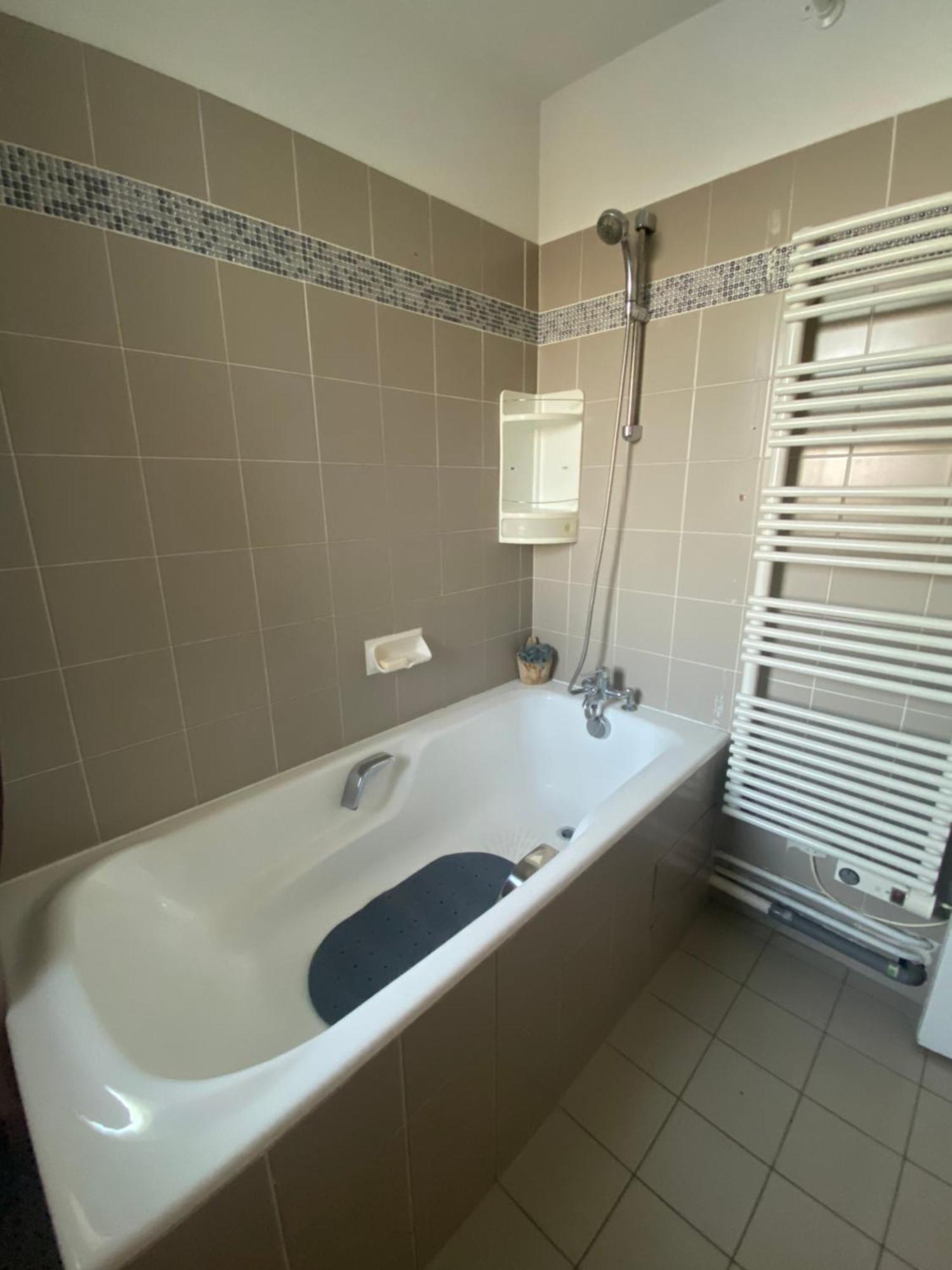 Familial 140 M2 13 * Parijs