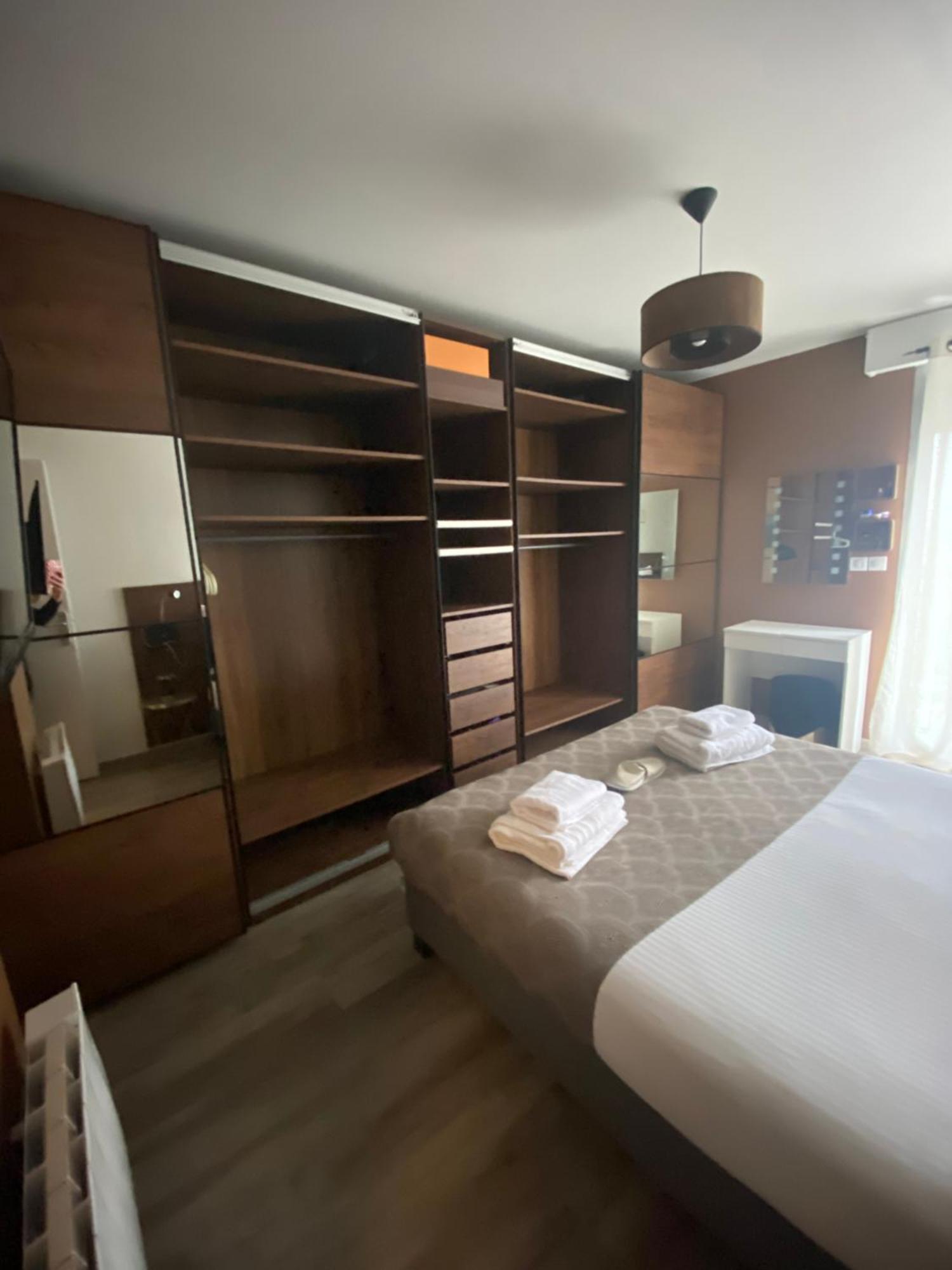 Familial 140 M2 13 *